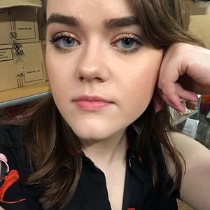 Meet your Posher, Hayley